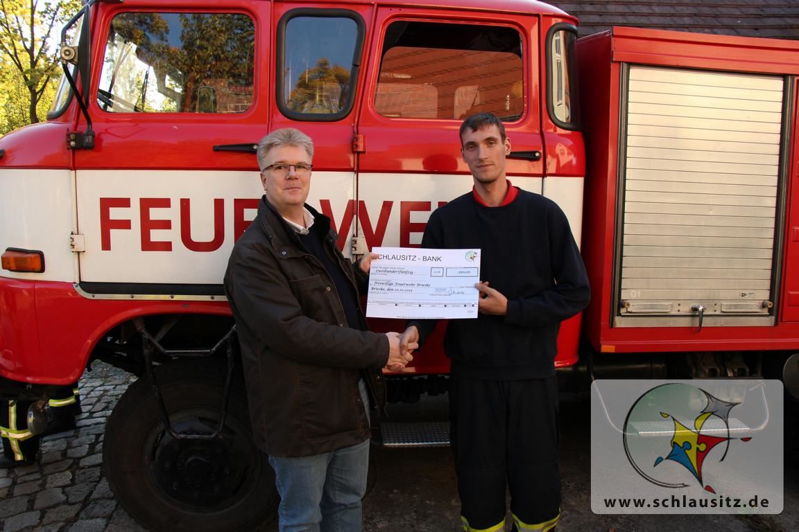 Lausitzer Bildungsträger spendet an die Feuerwehr